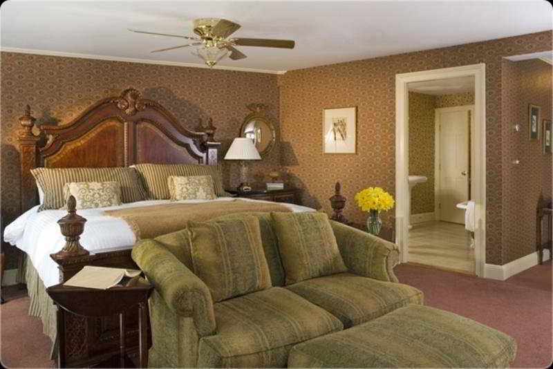 The Manor On Golden Pond Bed and Breakfast Holderness Εξωτερικό φωτογραφία