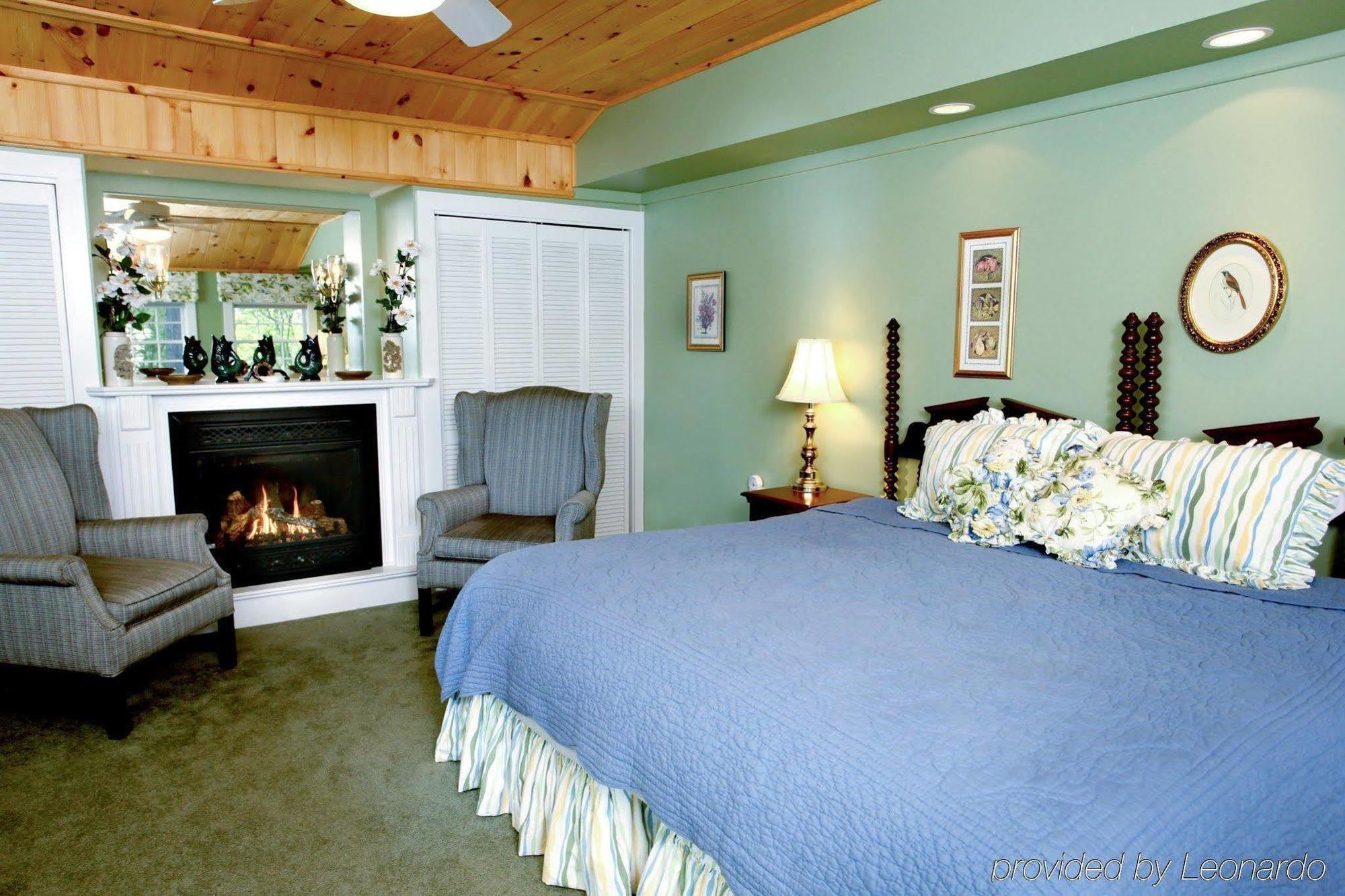The Manor On Golden Pond Bed and Breakfast Holderness Εξωτερικό φωτογραφία
